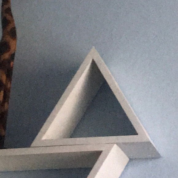 Shelf - Picture 2 of 2